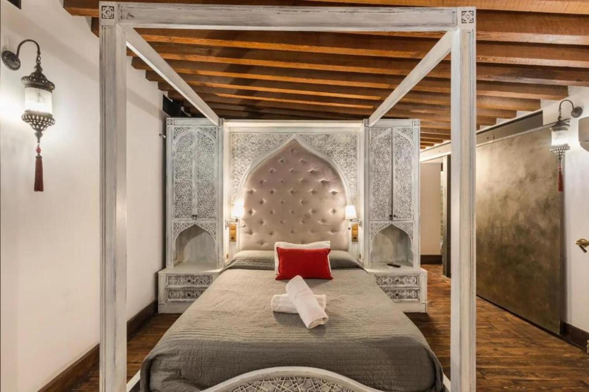 Cathedral Loft Apartment *